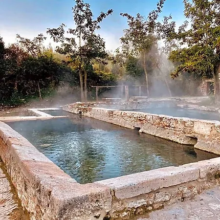 Toscanini Bed and breakfast 3*